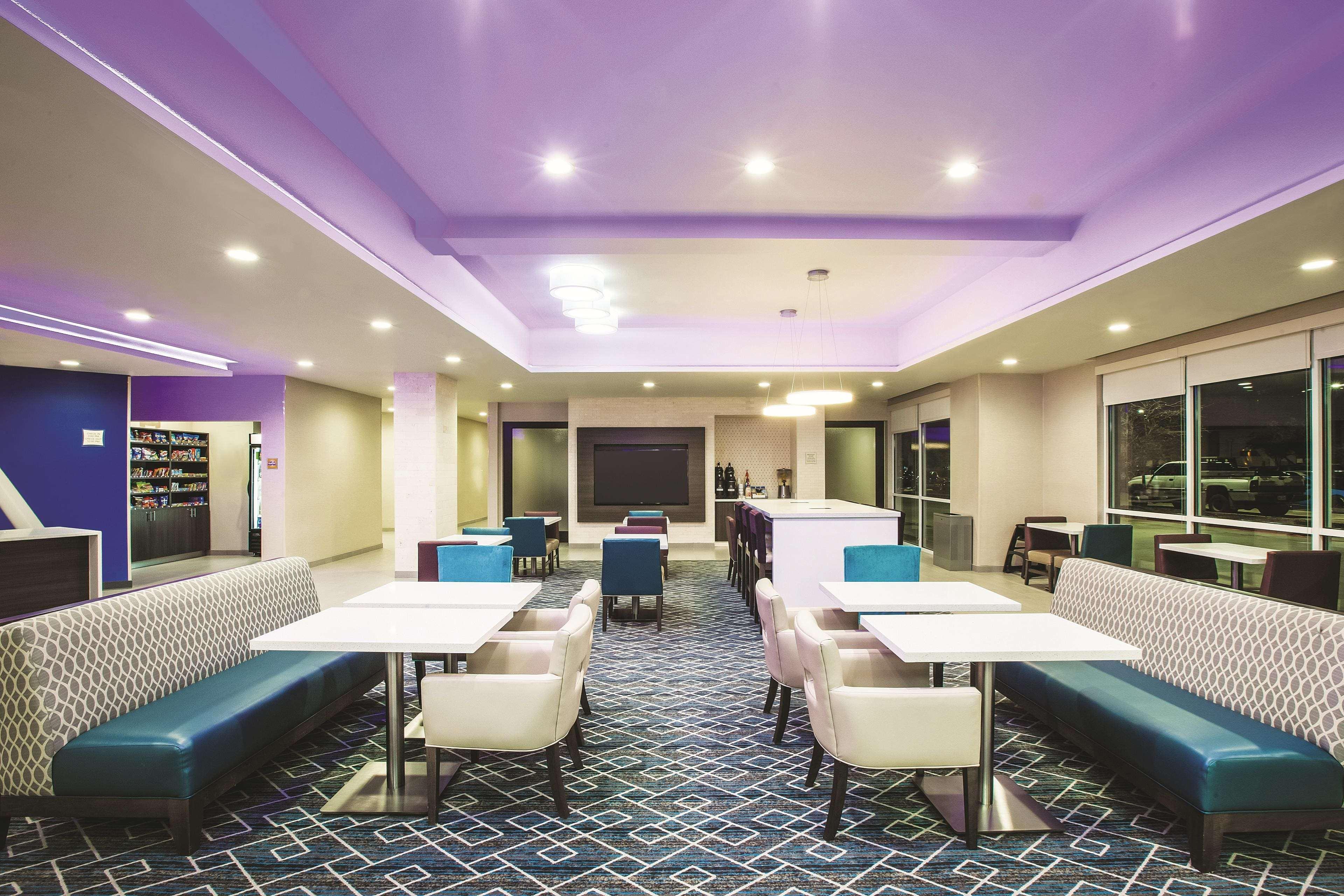 La Quinta By Wyndham Dallas Northeast-Arboretum Garland Extérieur photo